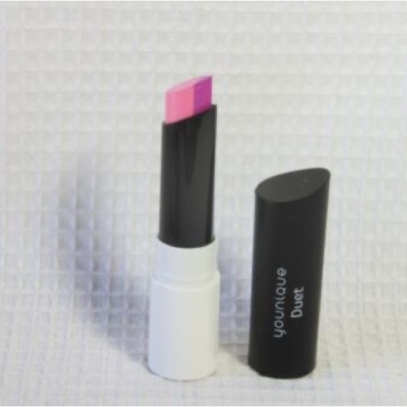 Younique Duet Seeing Double Ombre Lipstick Liner - Picture 1 of 3